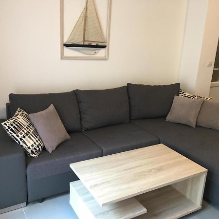 Apartment To Rent Pula Bagian luar foto