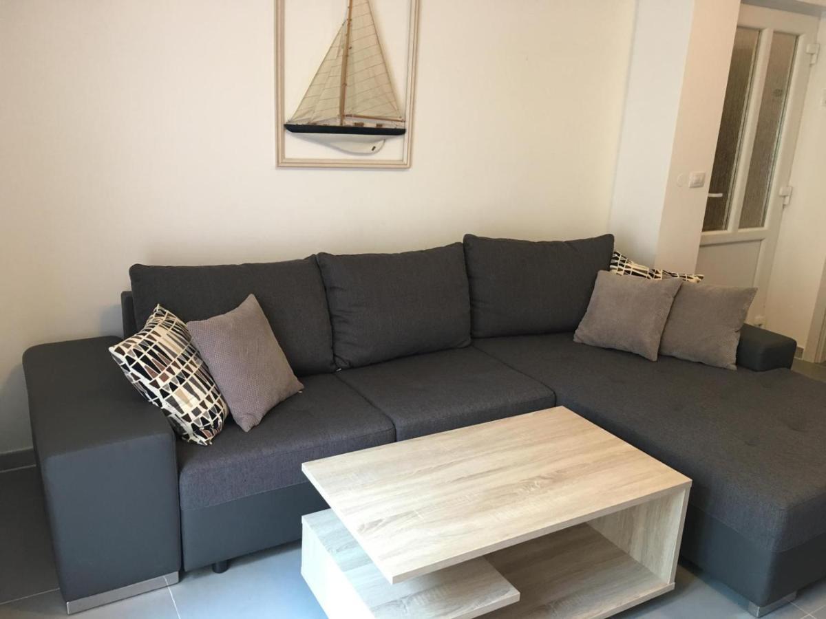 Apartment To Rent Pula Bagian luar foto